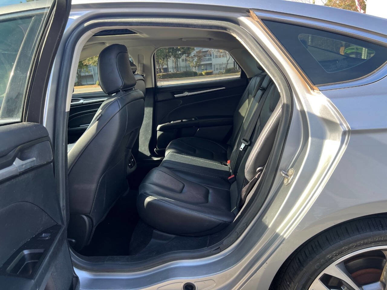 Used 2020 Ford Fusion Titanium image 25