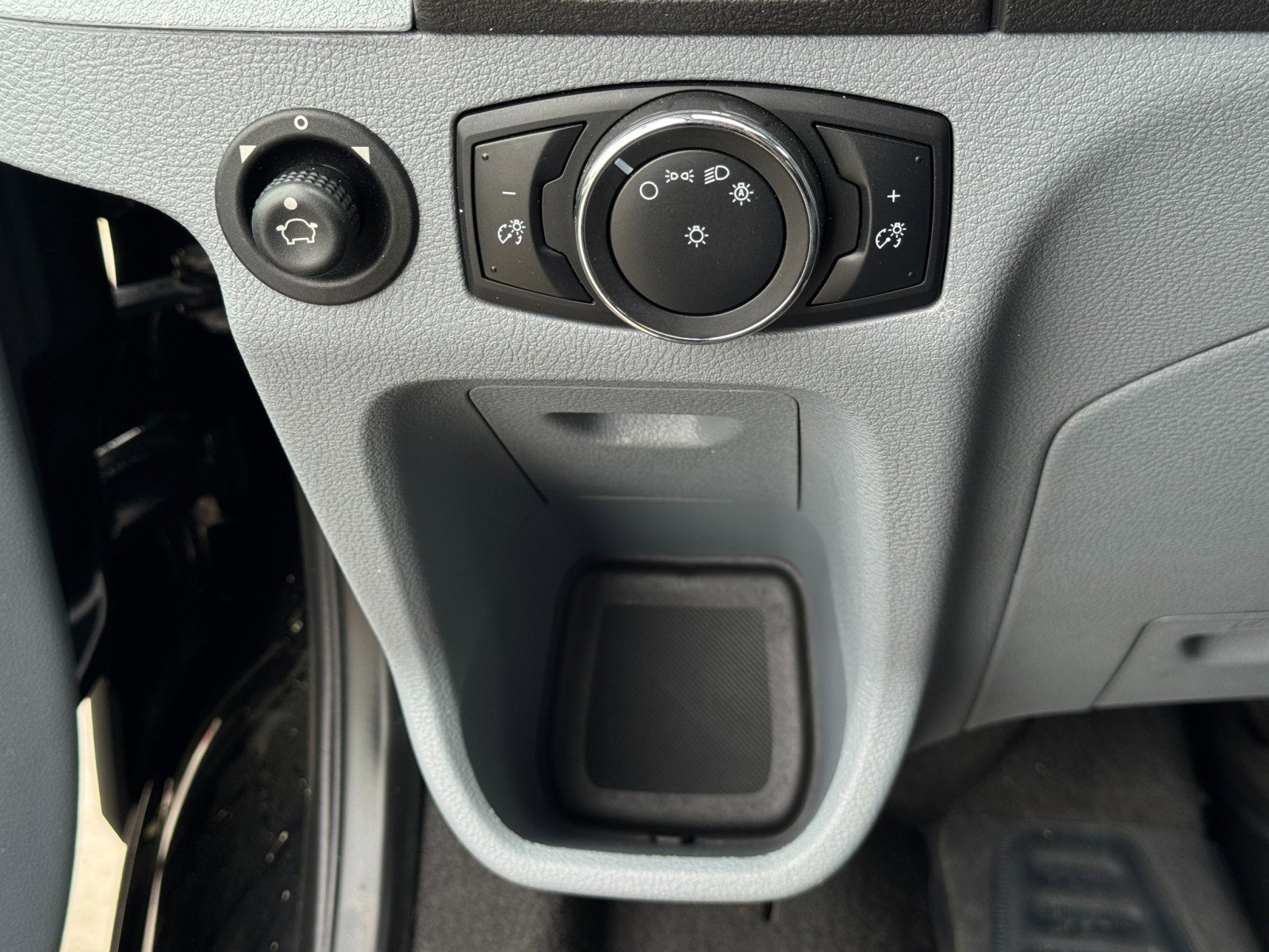 Used 2015 Ford Transit 350 XLT image 16