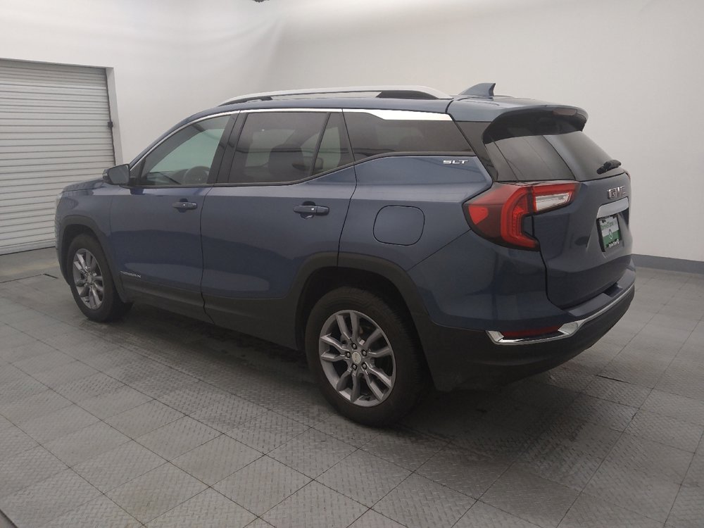 Used 2024 GMC Terrain SLT AWD/4WD image 3