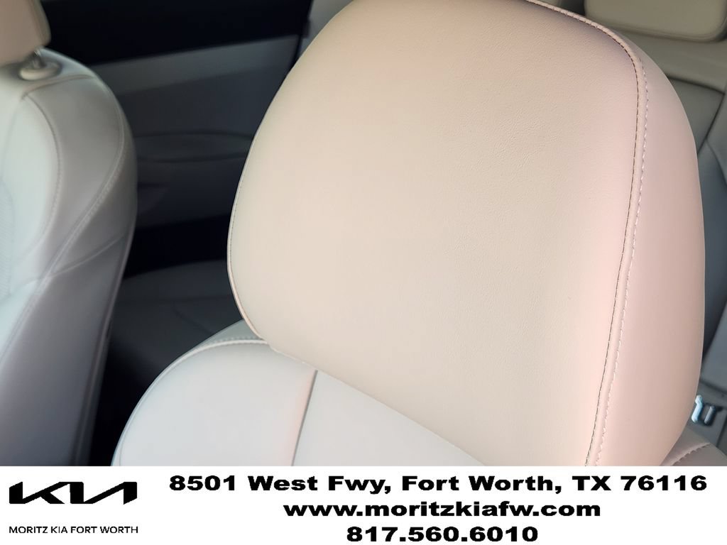 Certified 2025 Kia Sorento S AWD/4WD image 14