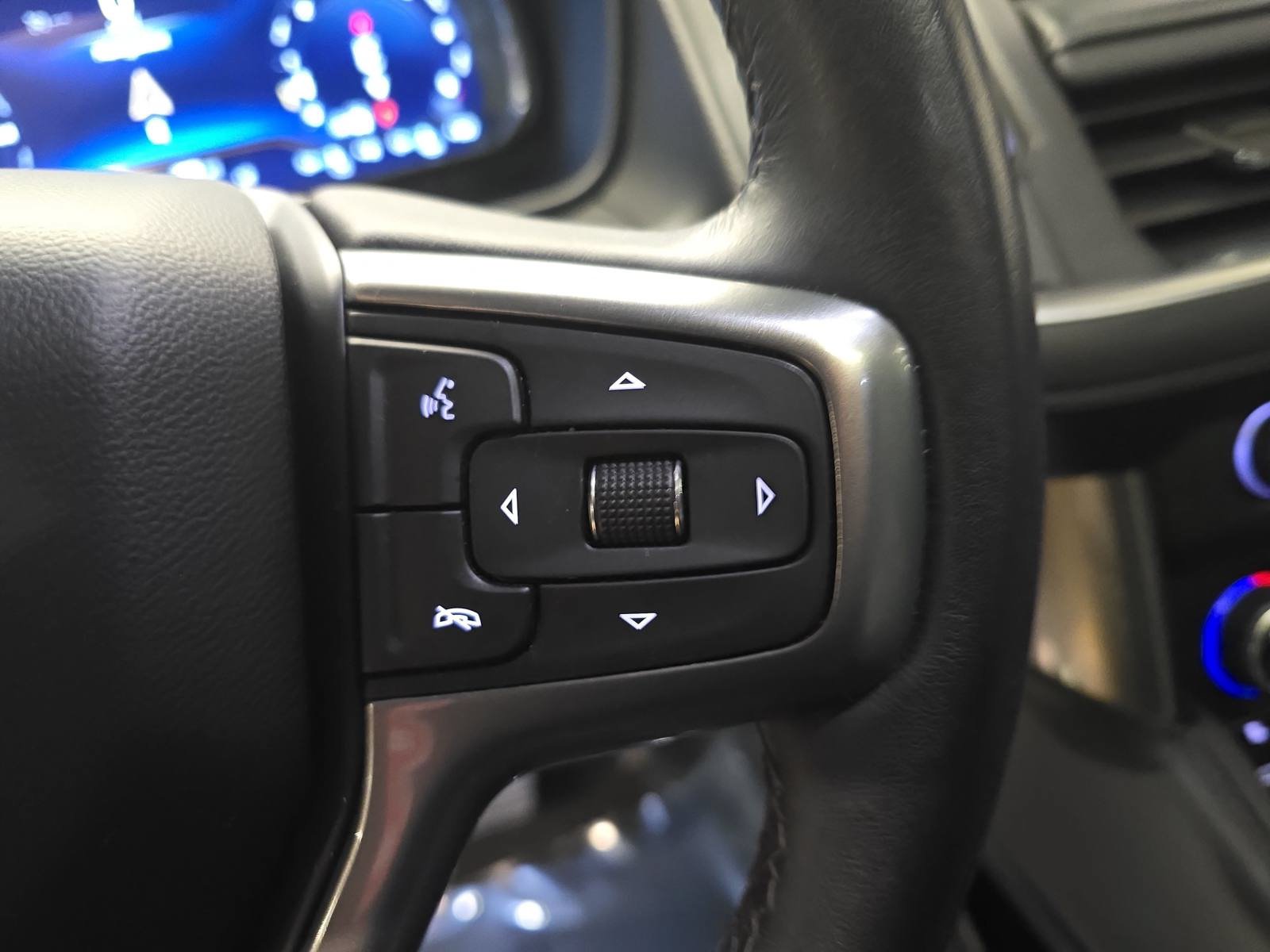 Used 2022 Chevrolet Tahoe LT w/ Luxury Package AWD/4WD image 19