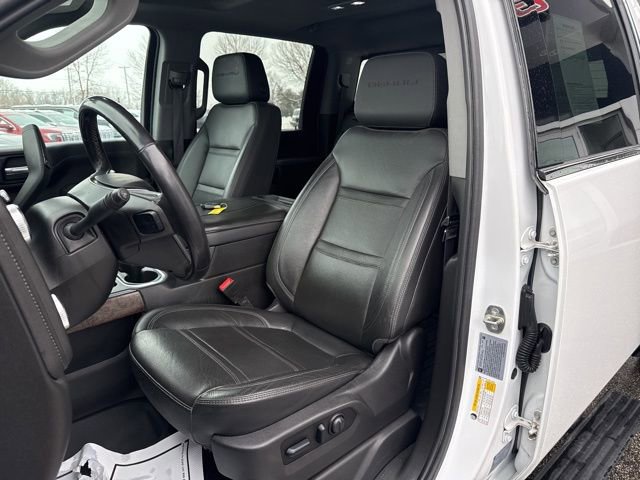 Used 2023 GMC Sierra 3500 Denali w/ Denali Ultimate Package image 17