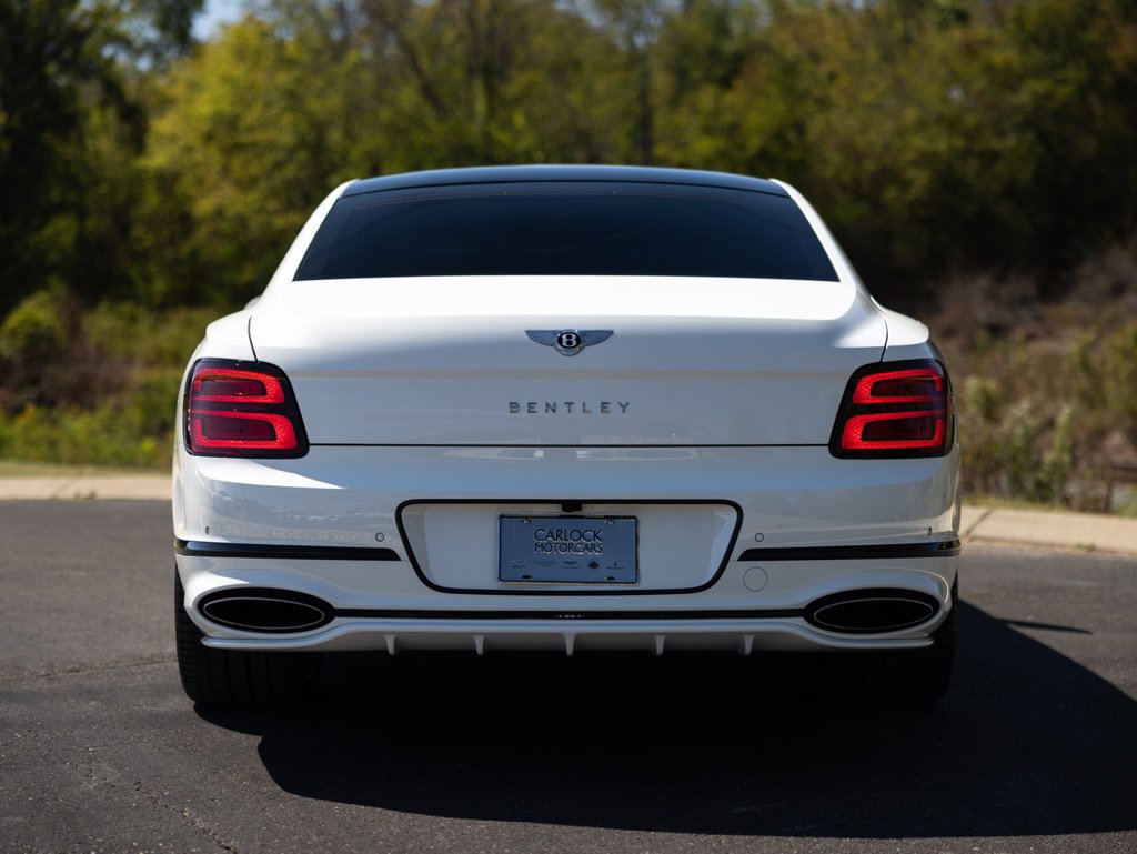 Used 2025 Bentley Flying Spur Plug-In Hybrid AWD/4WD image 10