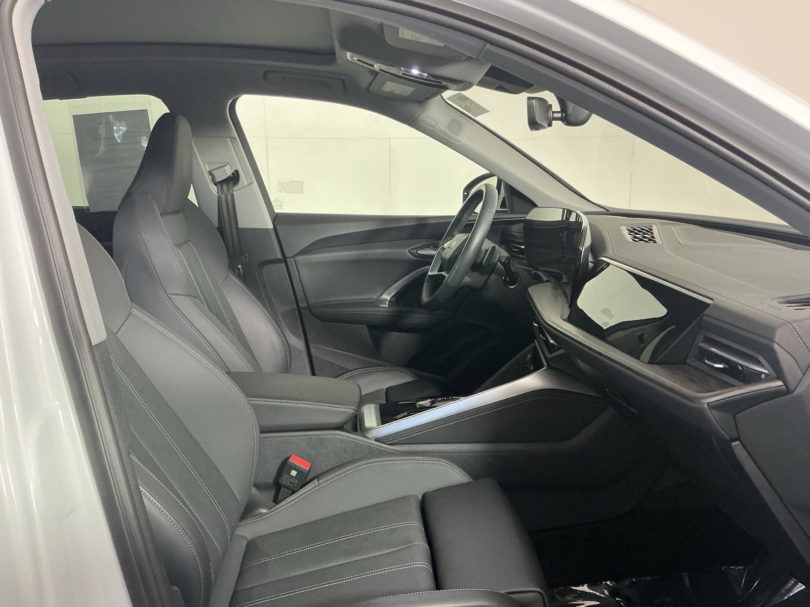 Used 2025 Audi Q5 Premium Plus w/ Premium Plus AWD/4WD image 18
