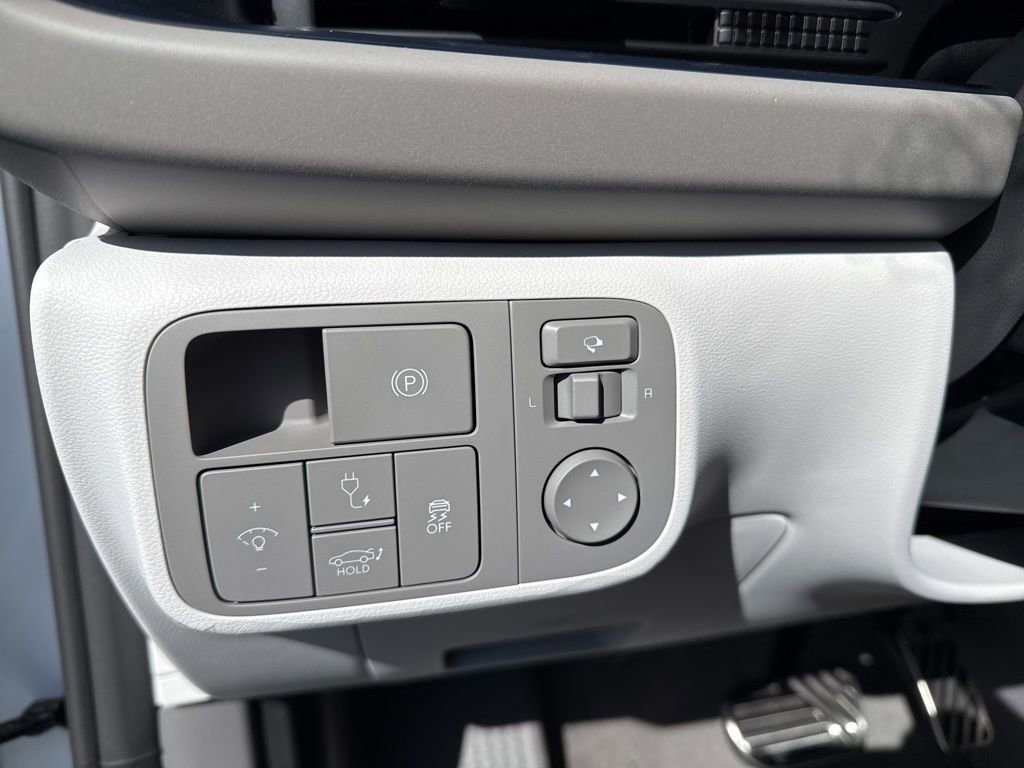 New 2025 Hyundai Ioniq 6 Limited image 60