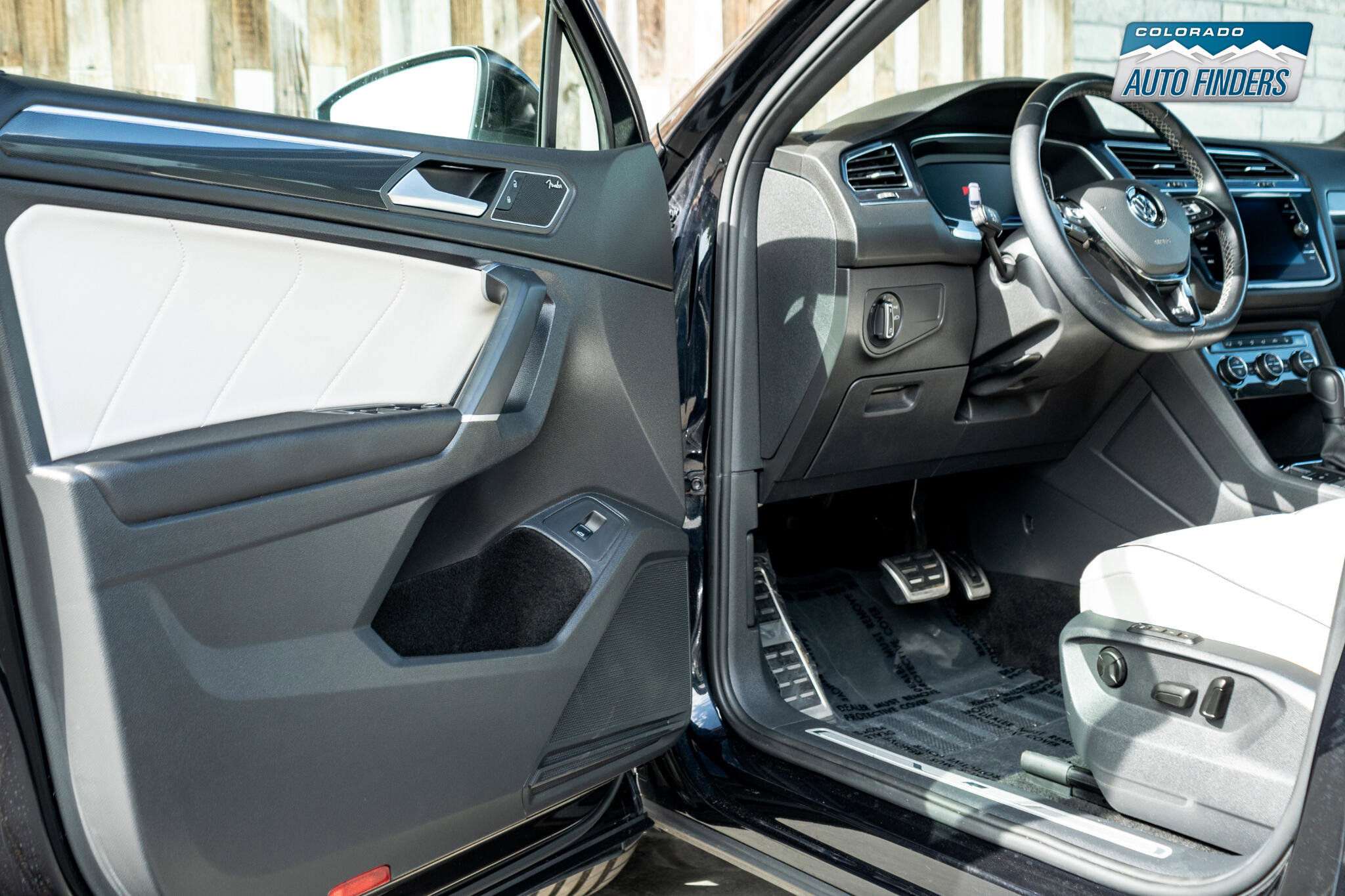 Used 2020 Volkswagen Tiguan SEL Premium R-Line image 9