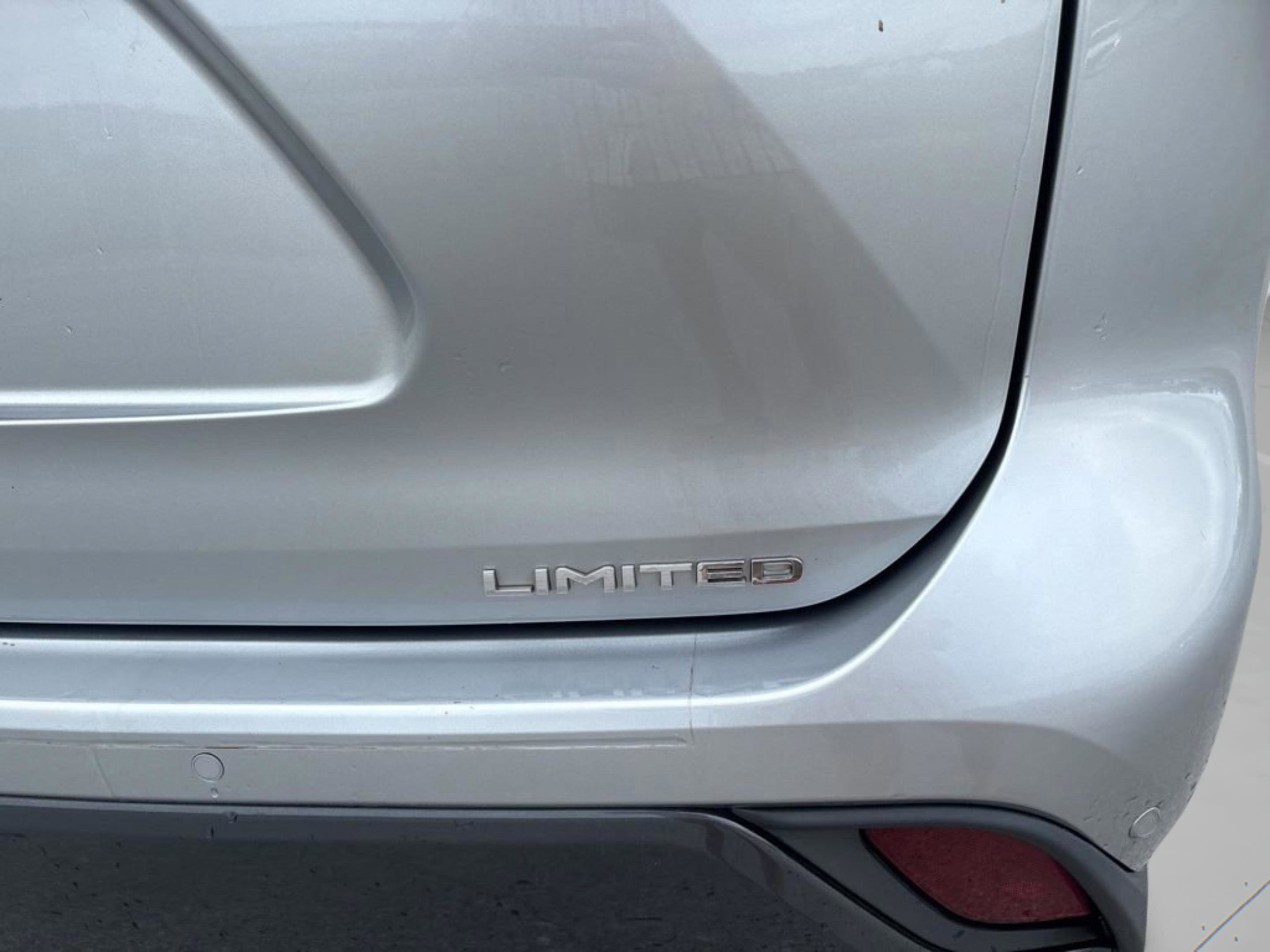 Used 2020 Toyota Highlander Limited image 35