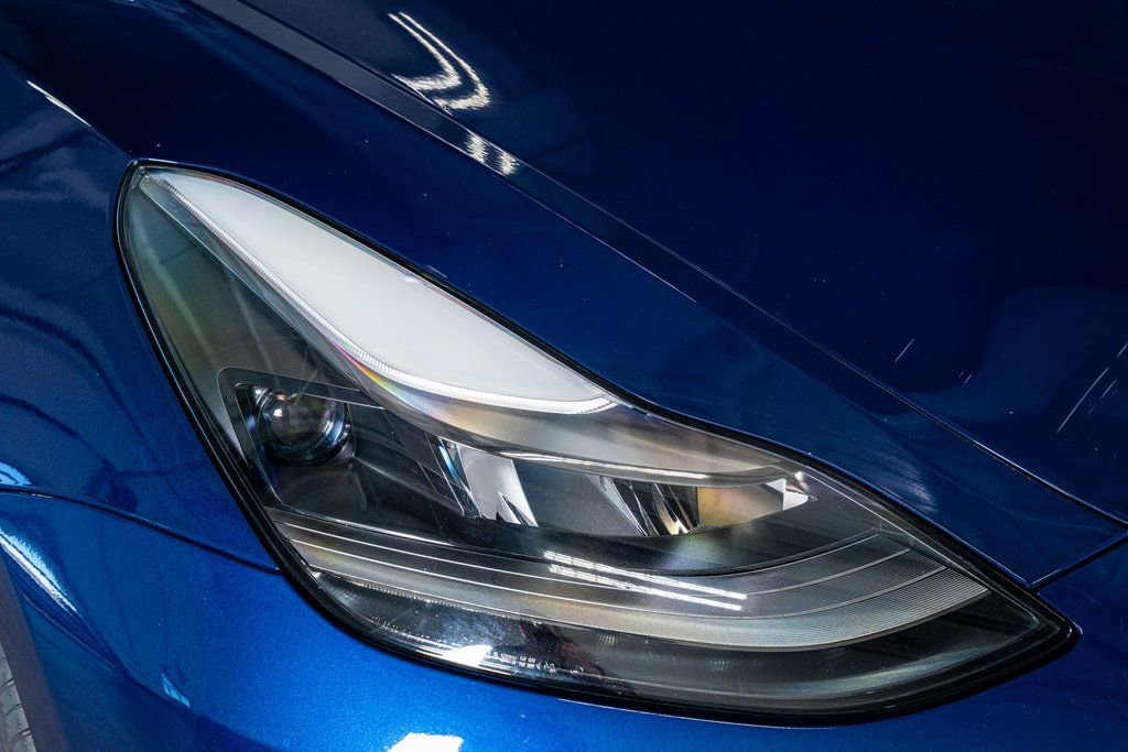 Used 2023 Tesla Model 3 Standard Range image 18