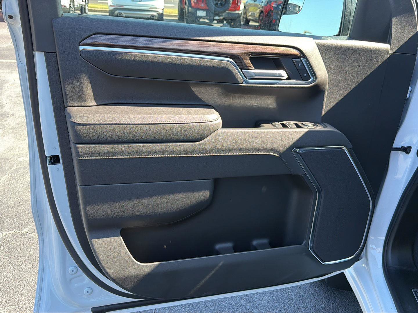 New 2026 Chevrolet Silverado 1500 LT w/ Leather Package RWD image 16