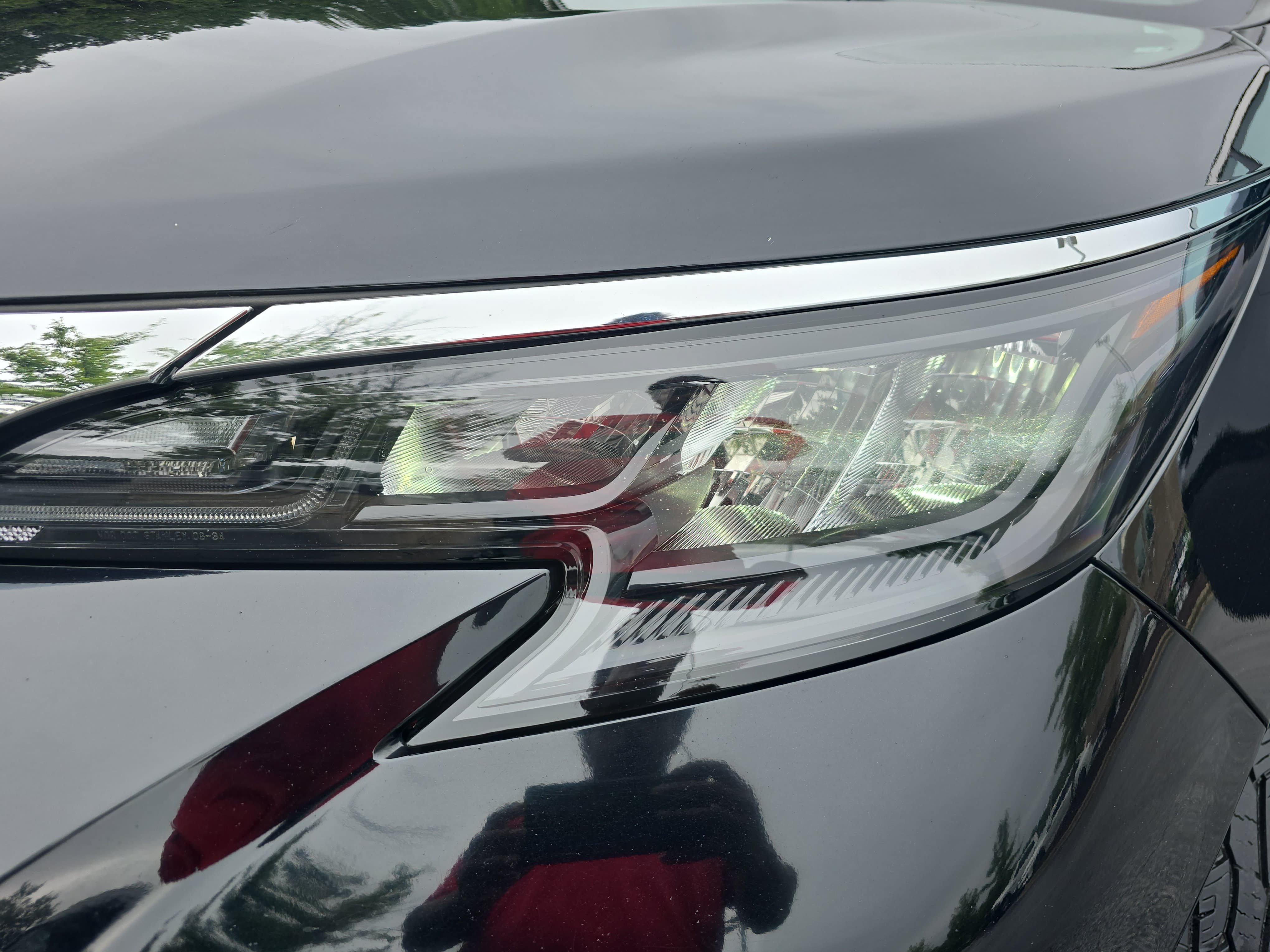 Used 2025 Toyota Sienna XLE FWD image 32