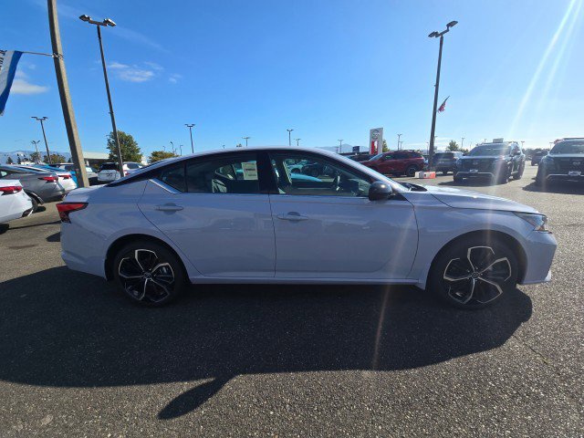 New 2025 Nissan Altima 2.5 SR w/ SR Premium Package image 3