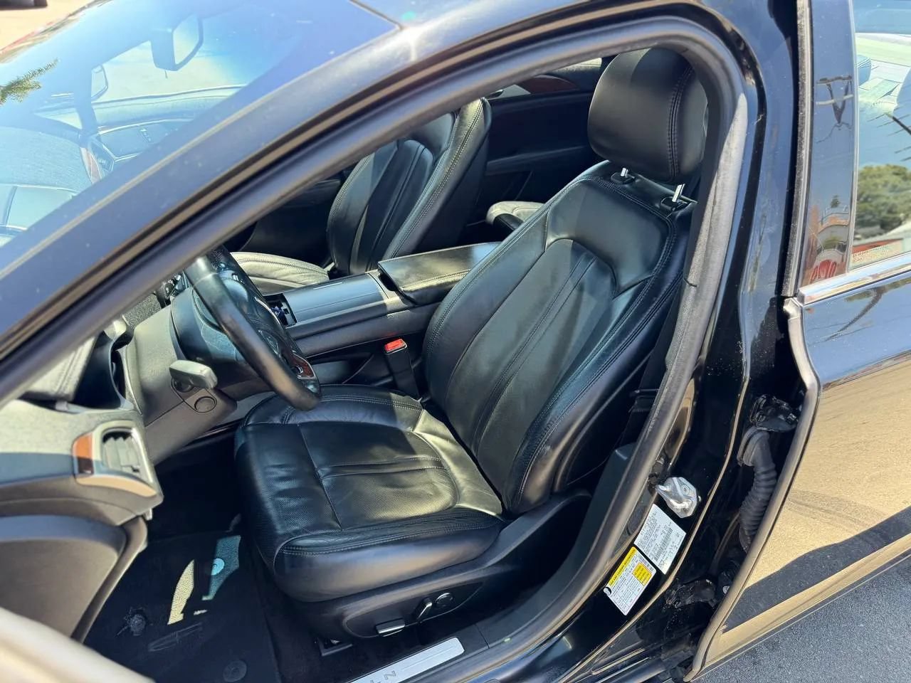 Used 2017 Lincoln MKZ Reserve FWD image 25