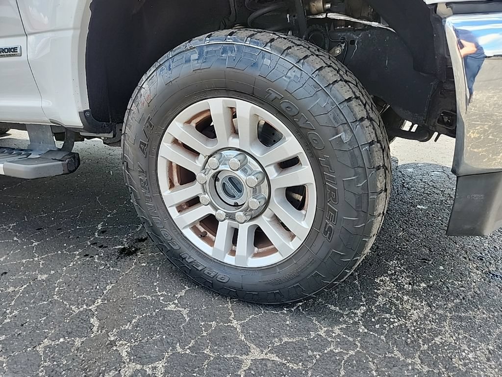 Used 2017 Ford F250 XLT AWD/4WD image 3