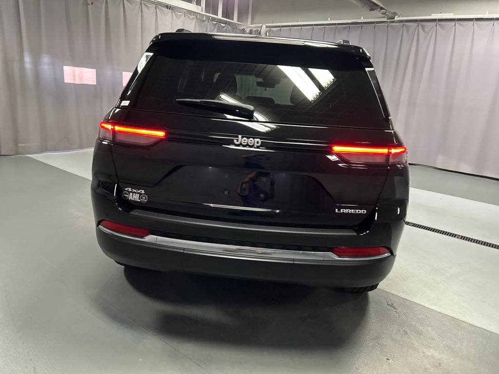 Used 2025 Jeep Grand Cherokee Laredo w/ Luxury Tech Group I AWD/4WD image 6
