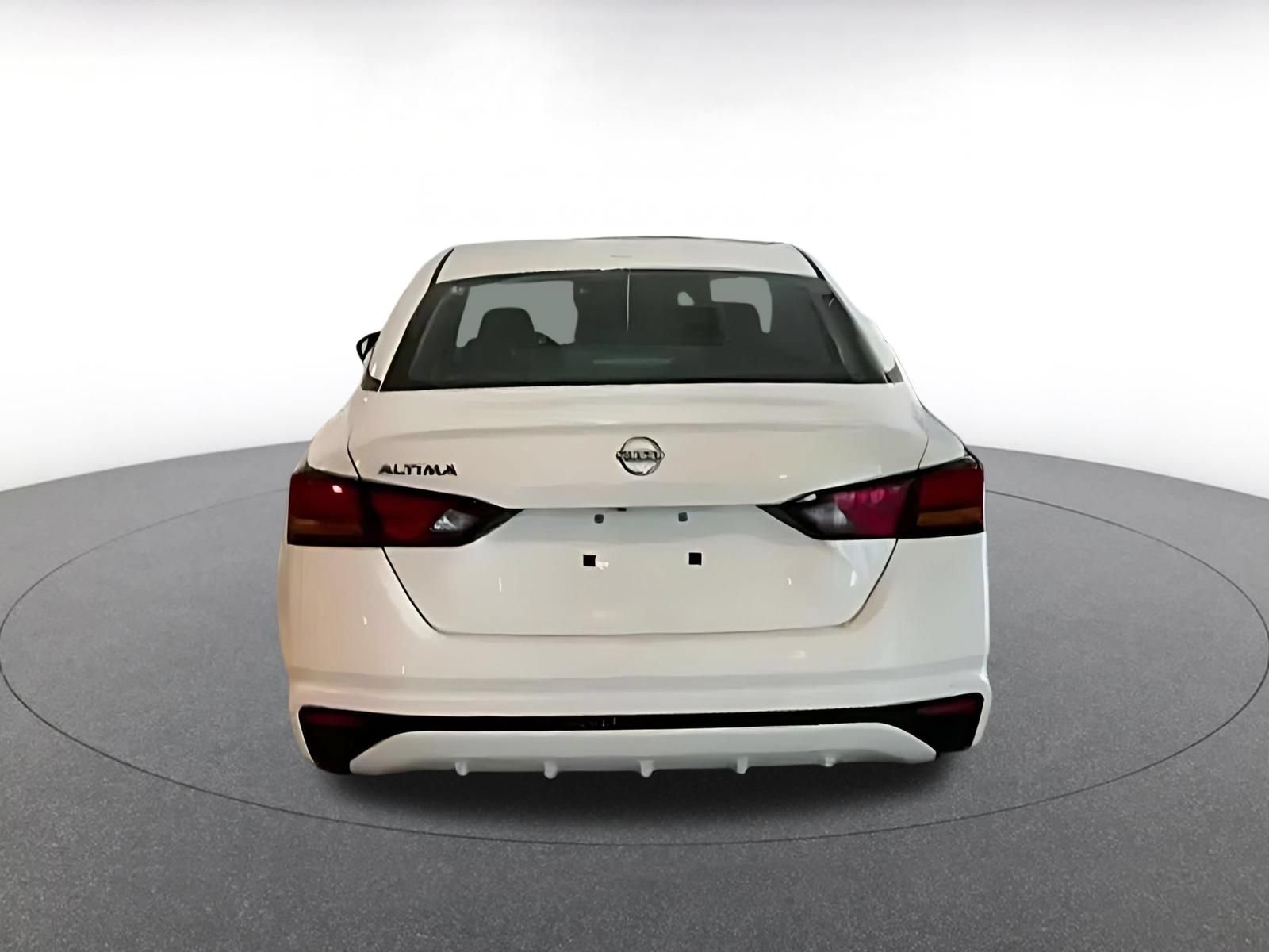 Used 2025 Nissan Altima 2.5 SV FWD image 12