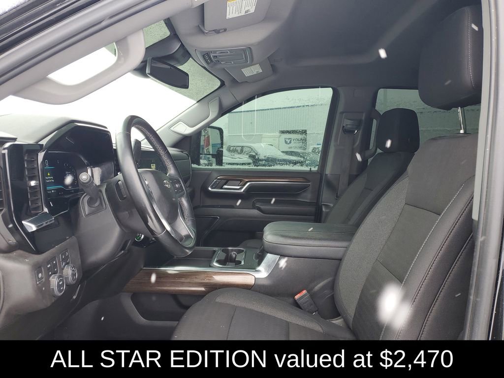 Used 2024 Chevrolet Silverado 2500 LT w/ Midnight Edition image 6