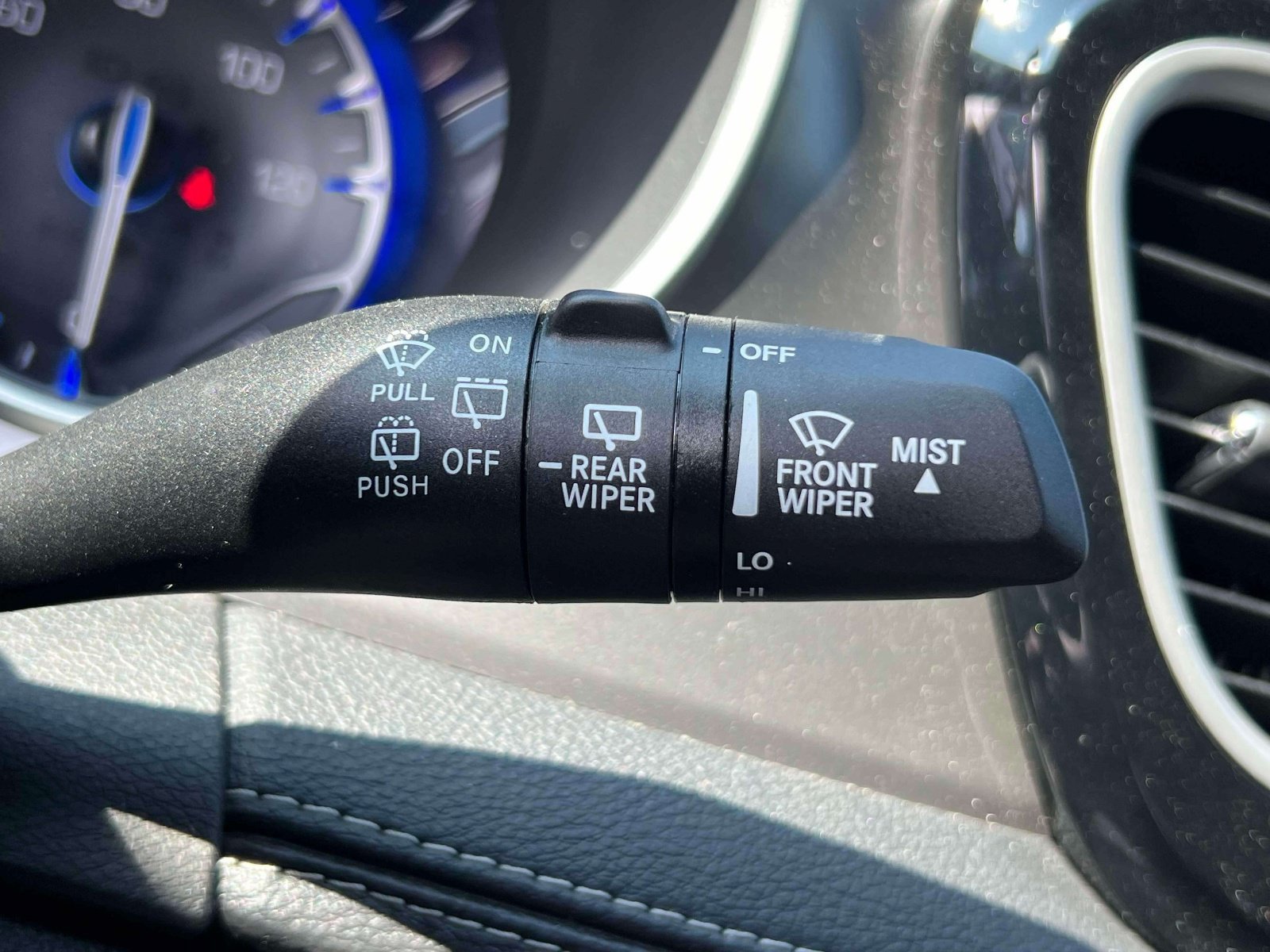 Used 2026 Chrysler Pacifica Select FWD image 24