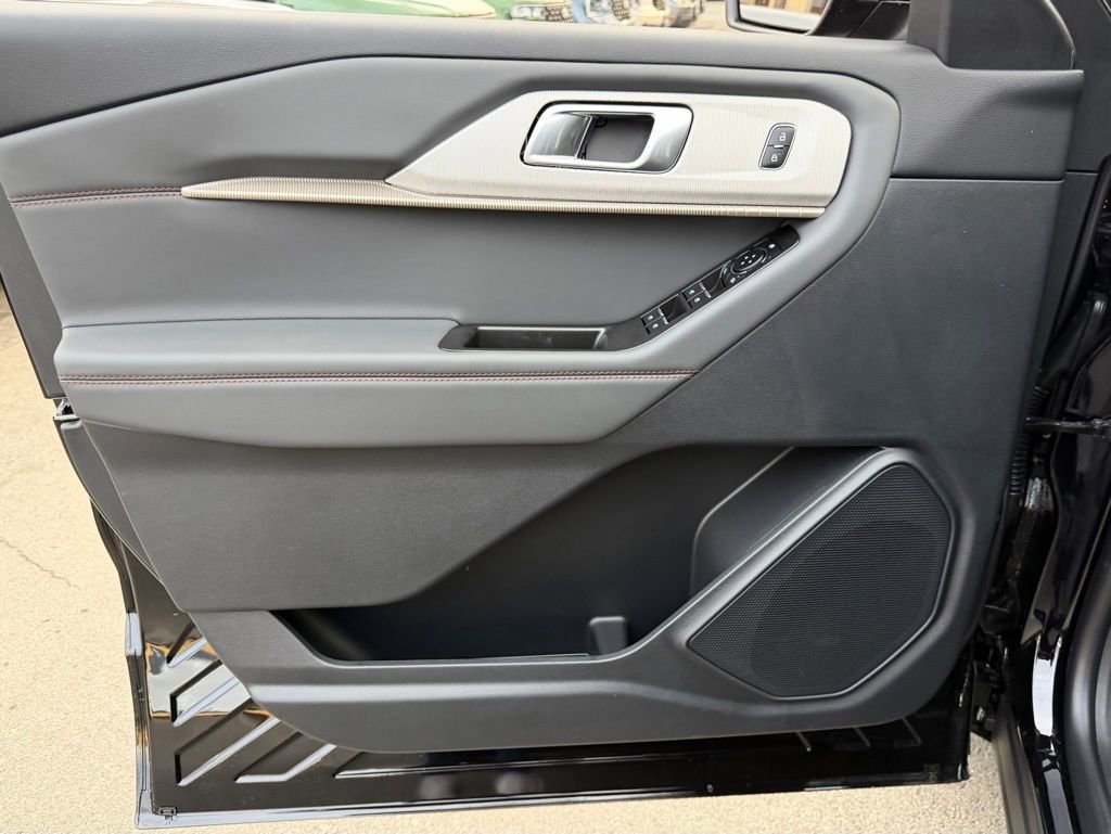 New 2026 Ford Explorer Active RWD image 13