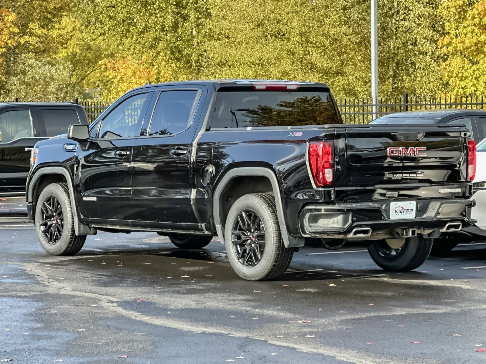 Used 2022 GMC Sierra 1500 Elevation w/ Driver Alert Package I image 6