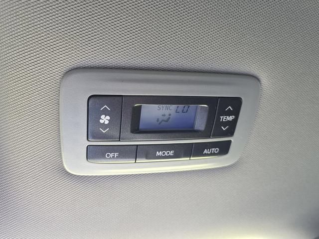 Used 2018 Toyota Sienna SE w/ SE Preferred Package FWD image 11