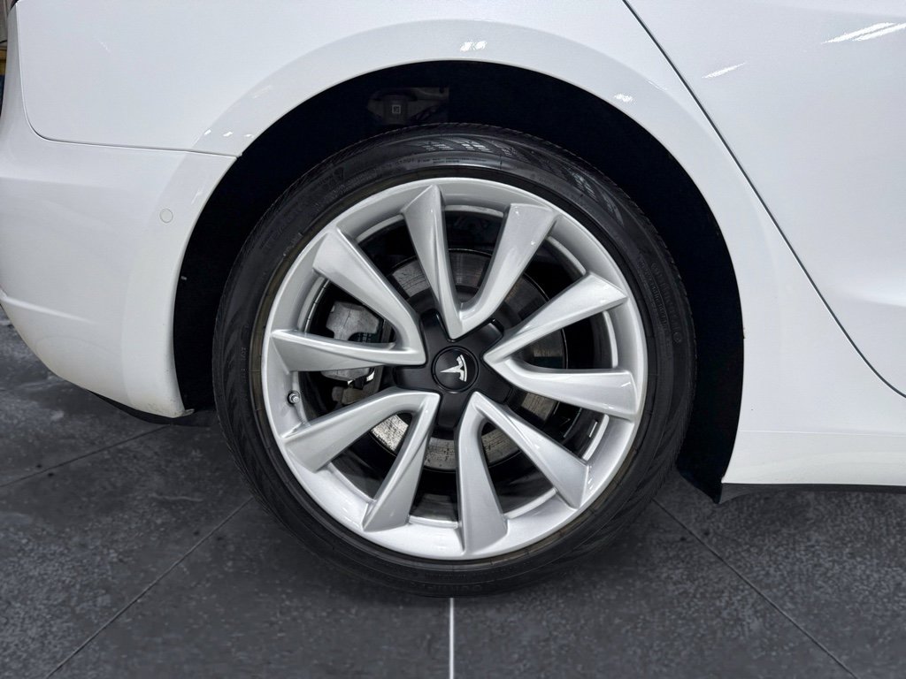 Used 2018 Tesla Model 3 Long Range image 36