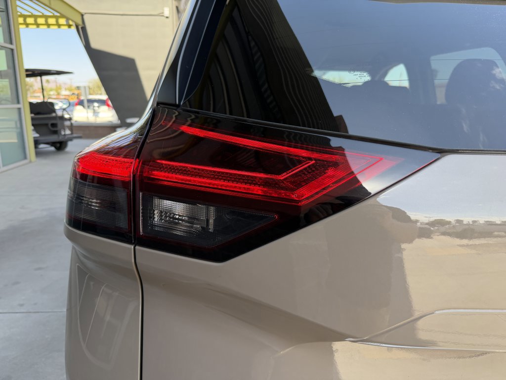 Used 2025 Nissan Rogue SV image 14