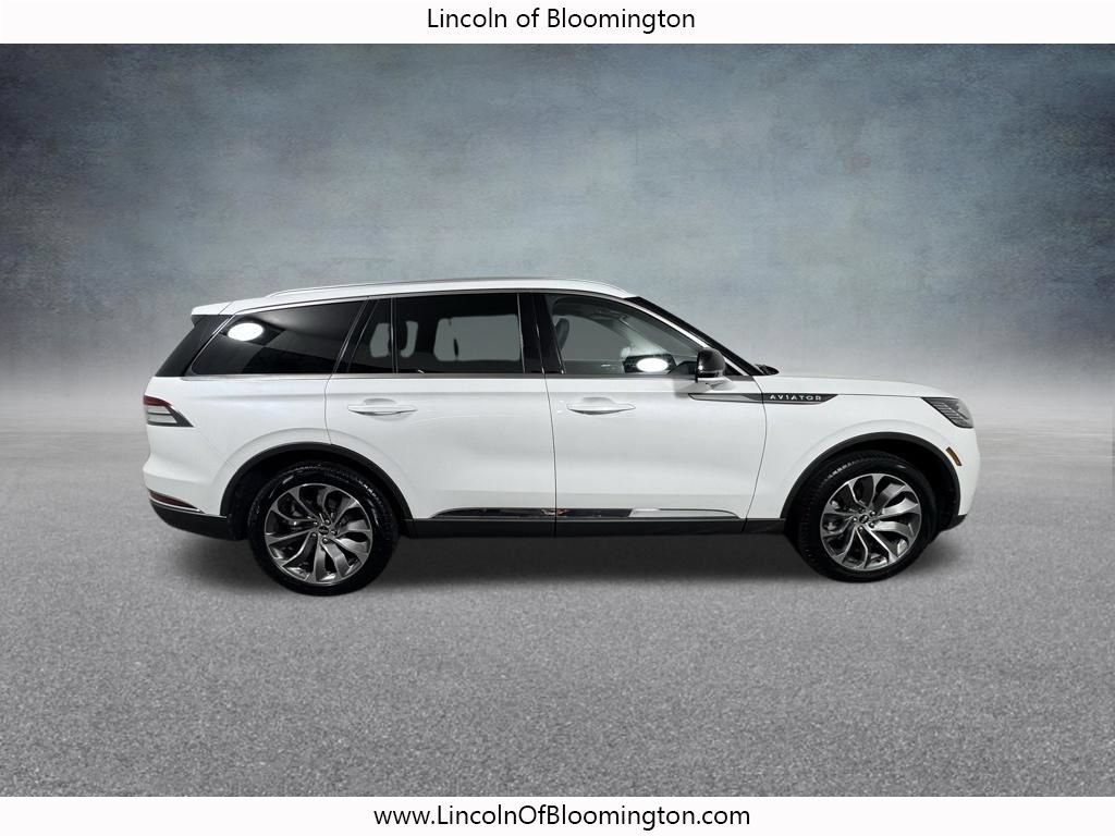 Certified 2025 Lincoln Aviator Reserve w/ Illumination Package AWD/4WD image 9