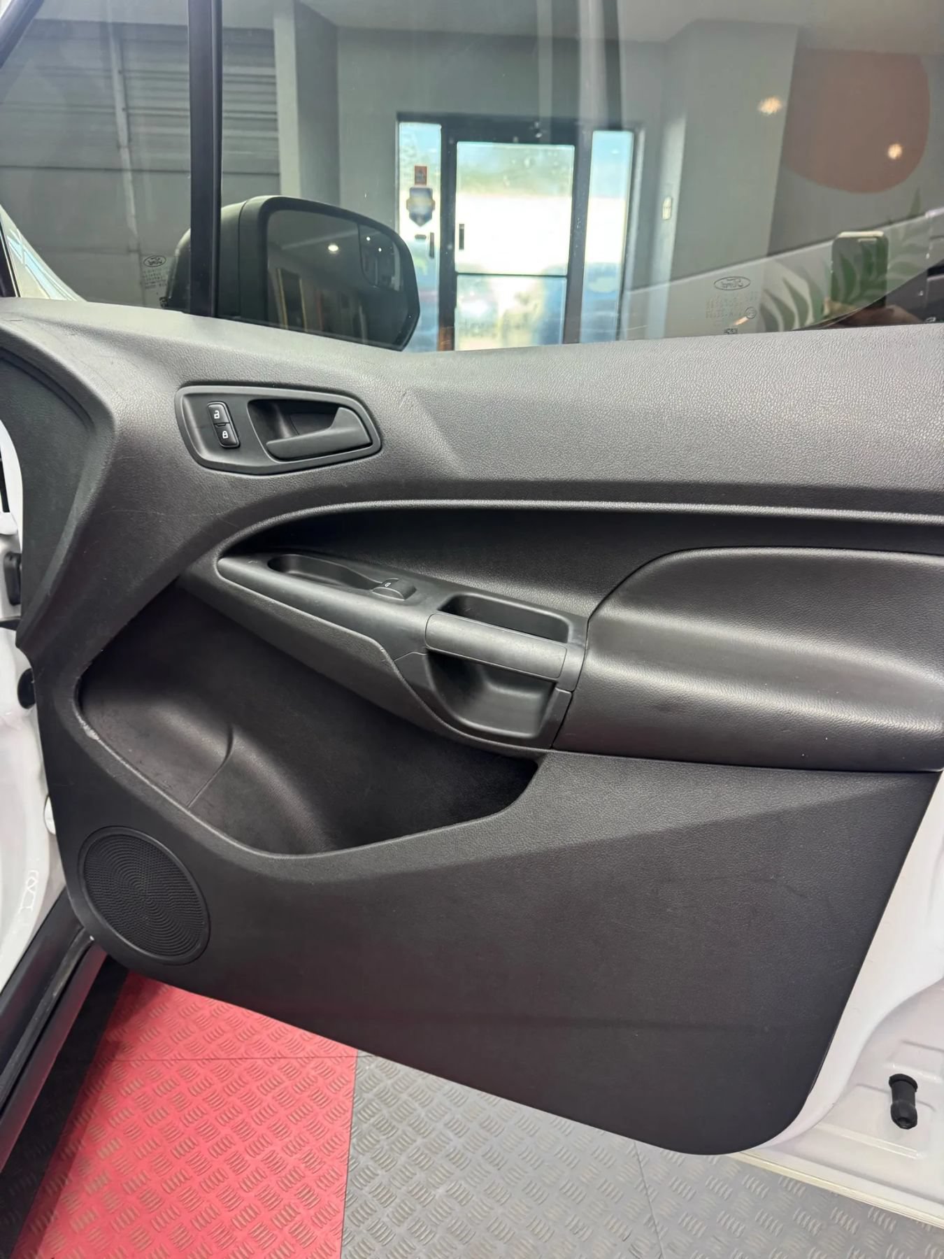 Used 2014 Ford Transit Connect XL FWD image 22