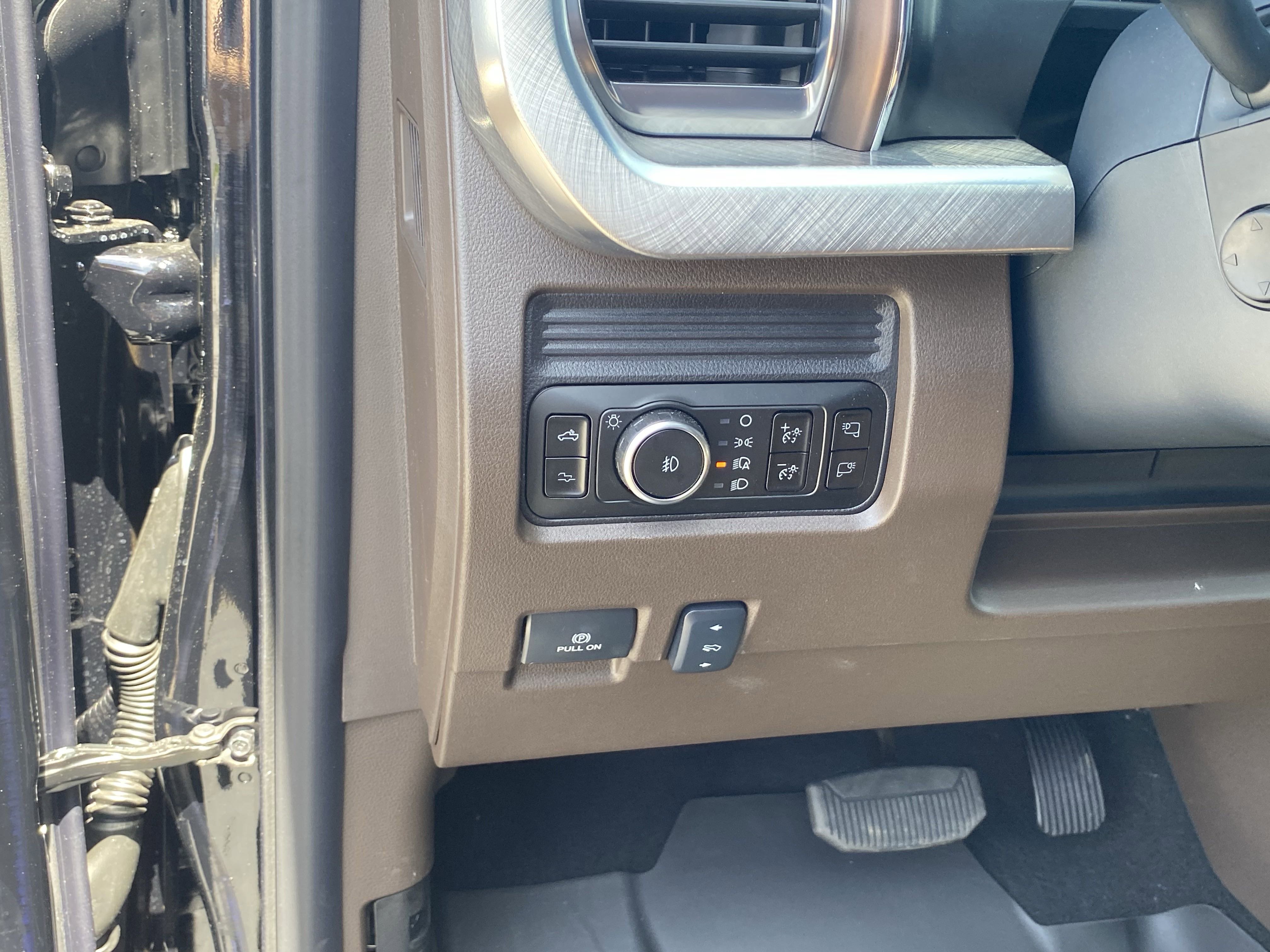 New 2025 Ford F350 King Ranch w/ Chrome Package image 20