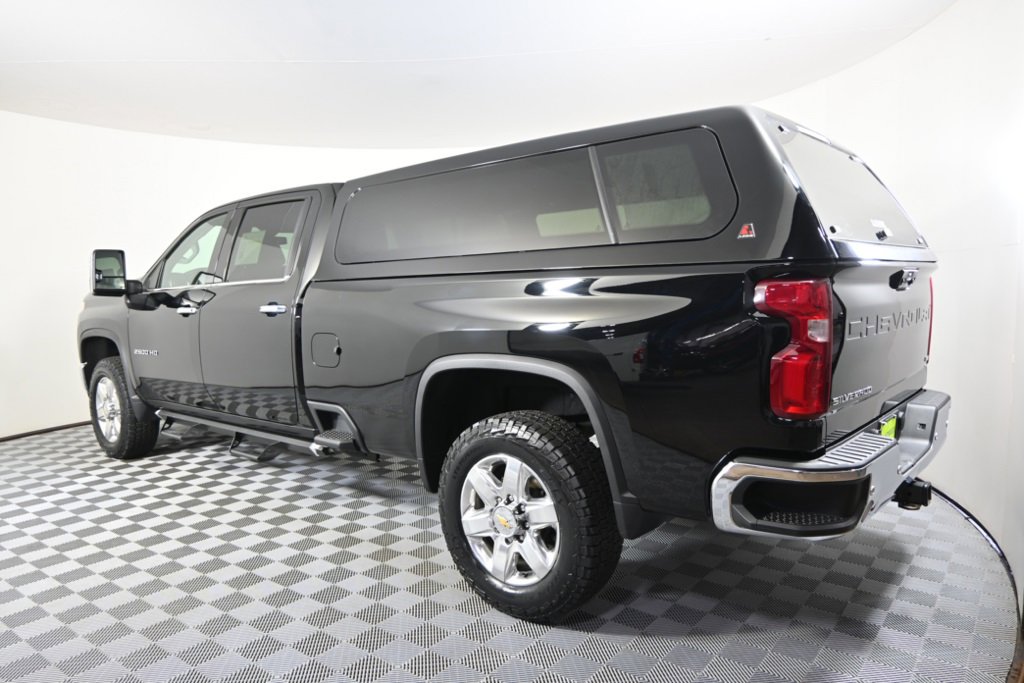 Used 2023 Chevrolet Silverado 2500 LTZ w/ LTZ Plus Package image 4