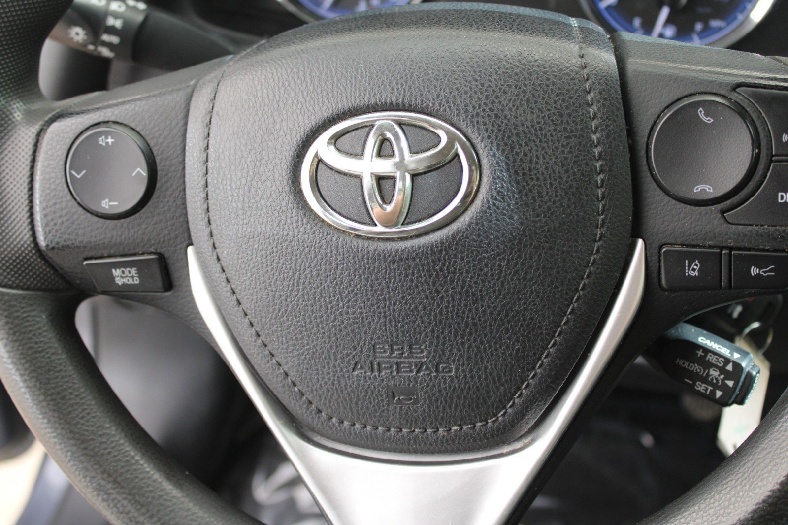 Used 2018 Toyota Corolla LE image 19