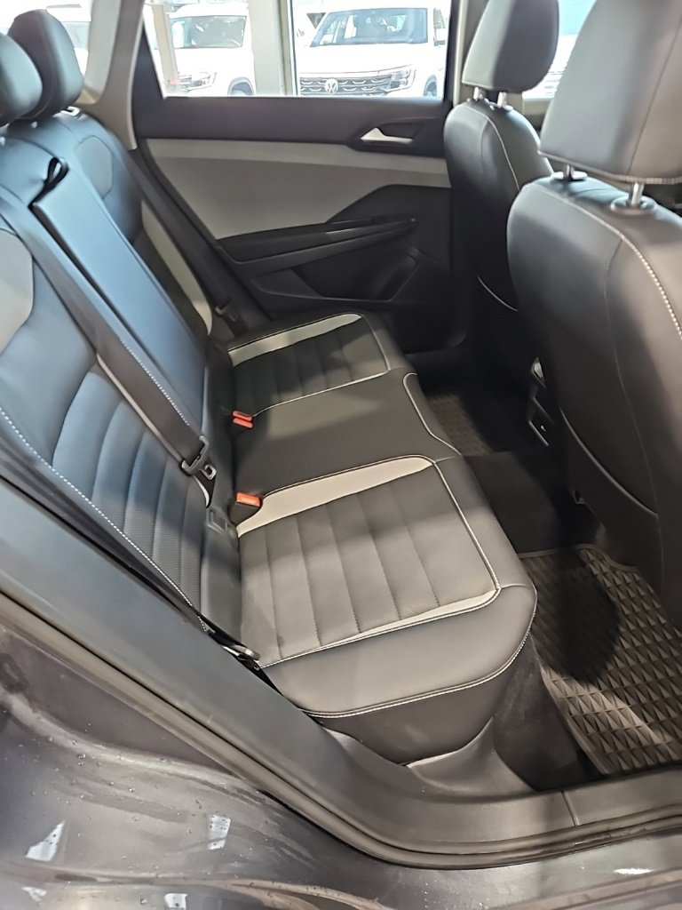 Used 2022 Volkswagen Taos SEL image 17