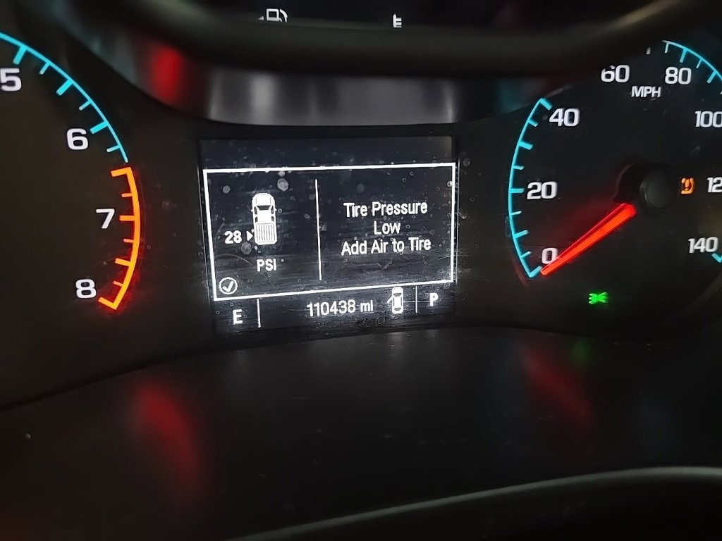 Used 2015 Chevrolet Colorado LT w/ LT Convenience Package image 3