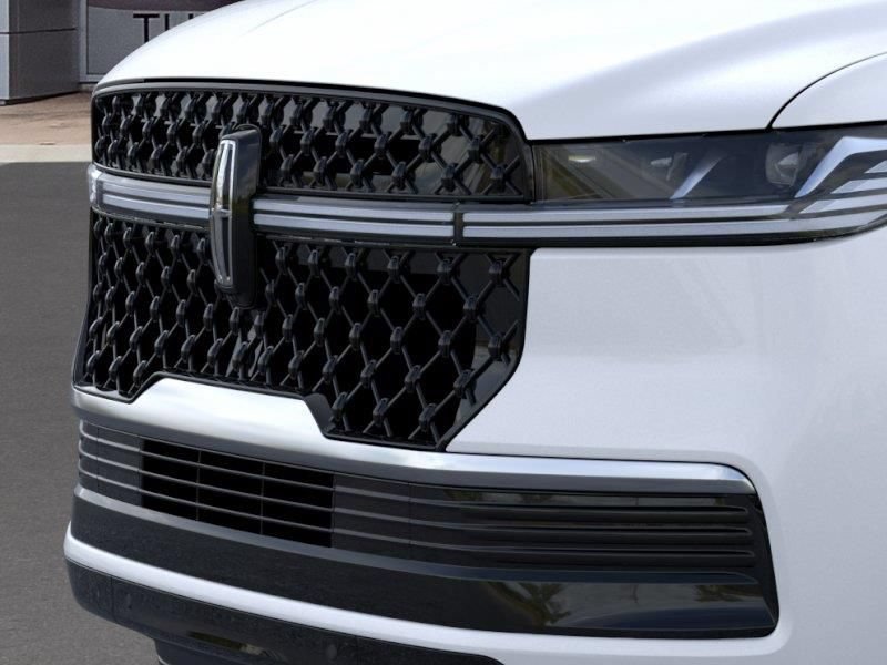 New 2026 Lincoln Navigator Reserve w/ Jet Appearance Package AWD/4WD image 17