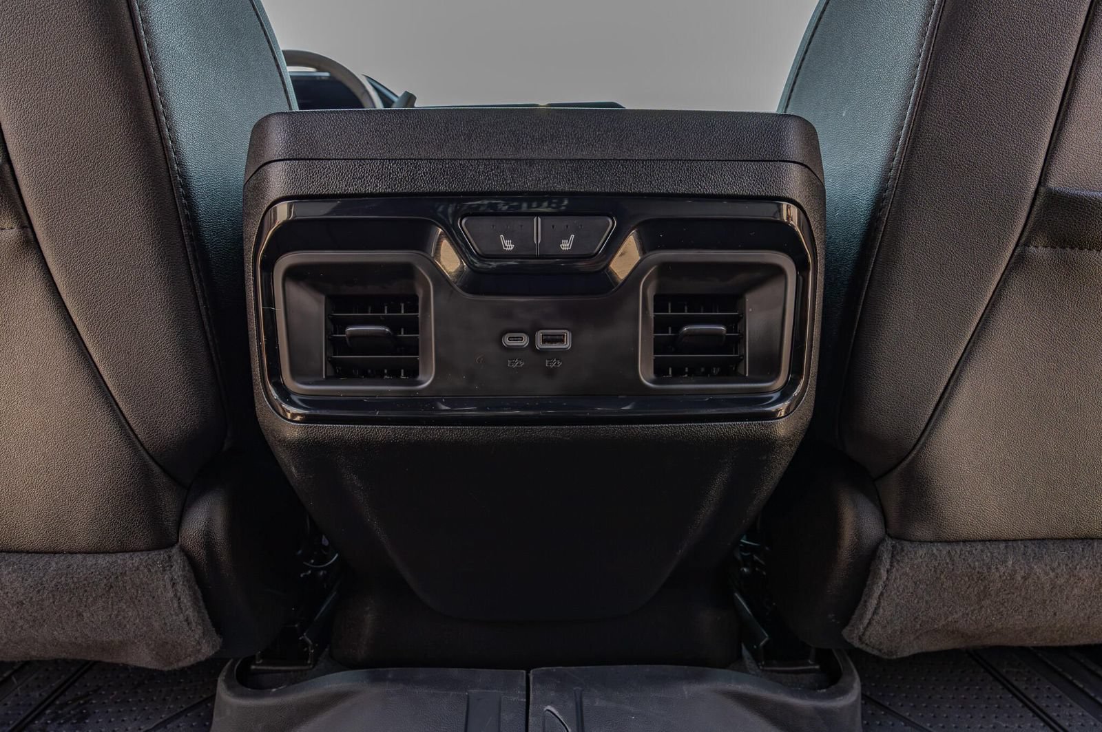 Used 2024 Chevrolet Silverado 2500 ZR2 w/ Technology Package AWD/4WD image 33