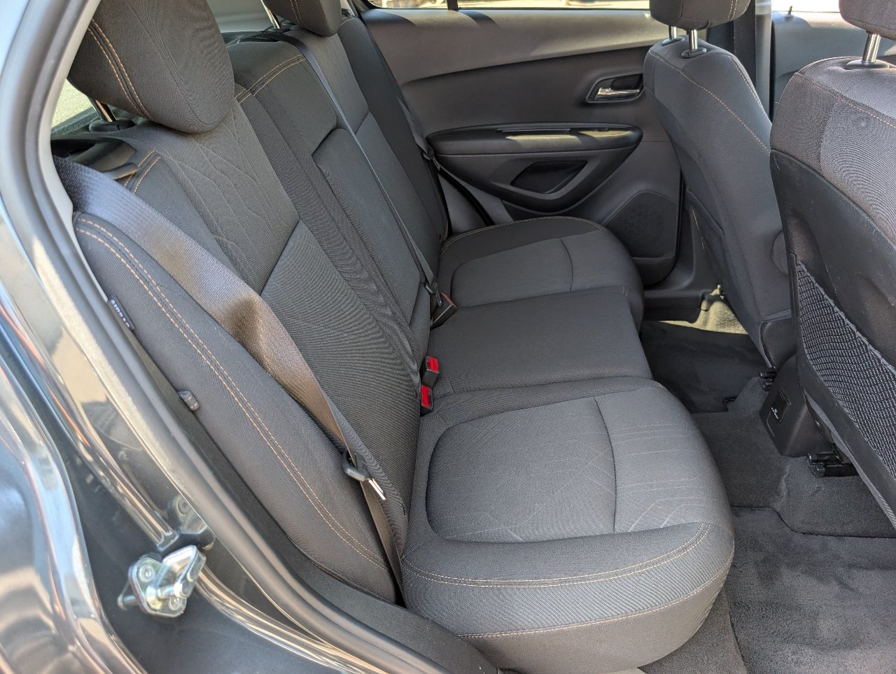 Used 2018 Chevrolet Trax LT w/ LPO, Cargo Package FWD image 5