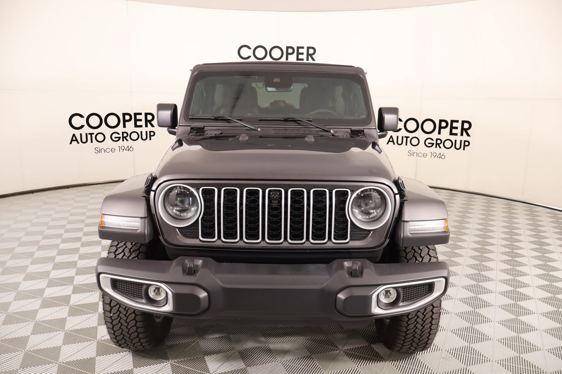 Used 2025 Jeep Wrangler Unlimited Sahara AWD/4WD image 10