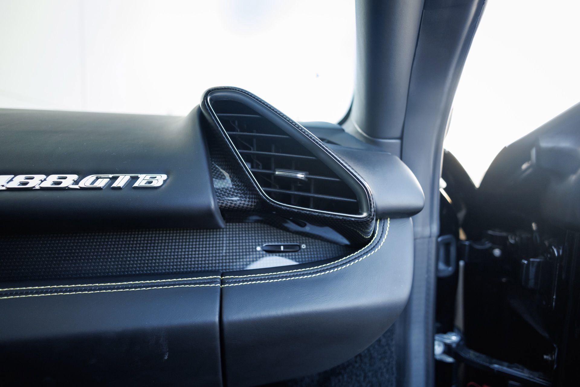 Used 2017 Ferrari 488 GTB image 59