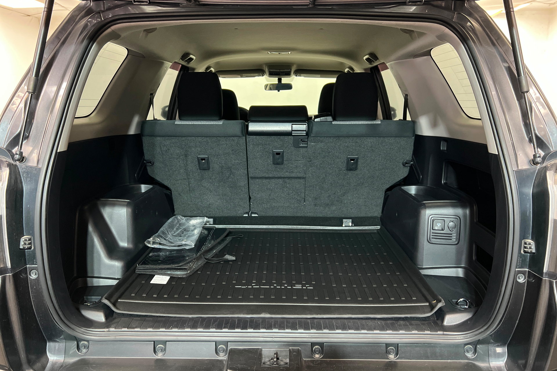 Certified 2019 Toyota 4Runner SR5 AWD/4WD image 23