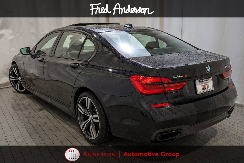 Used 2019 BMW 740i w/ M Sport Package RWD image 3