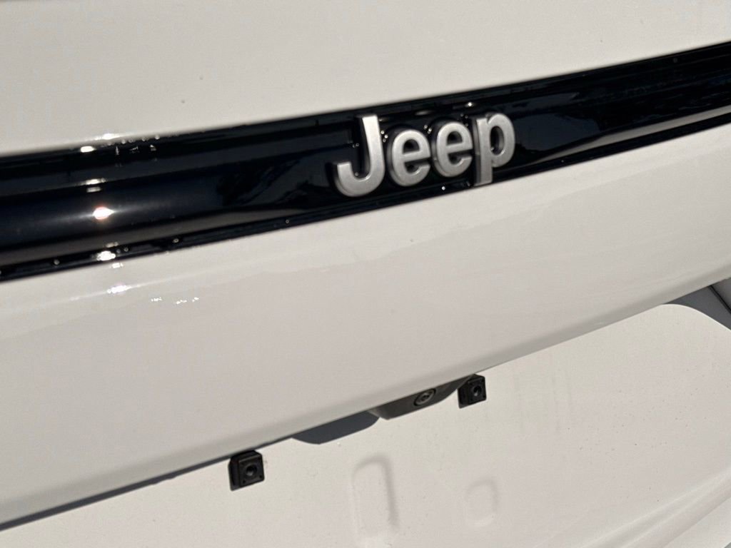 Certified 2025 Jeep Grand Cherokee Limited image 35