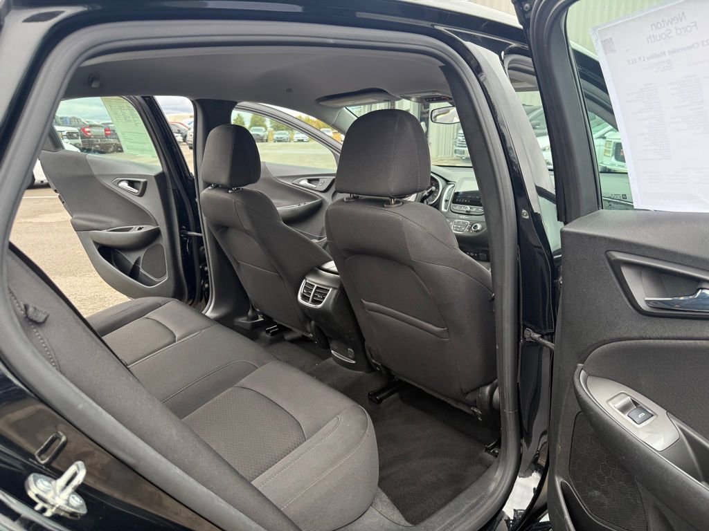 Used 2023 Chevrolet Malibu LT image 18