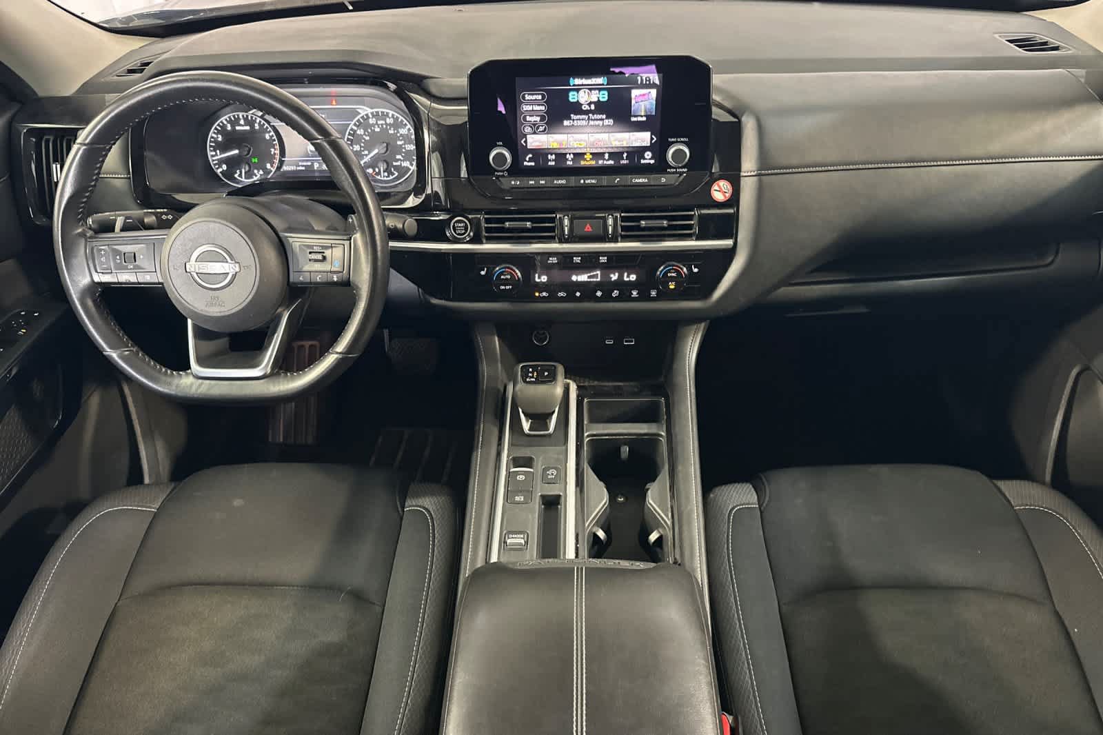 Used 2024 Nissan Pathfinder SV FWD image 4
