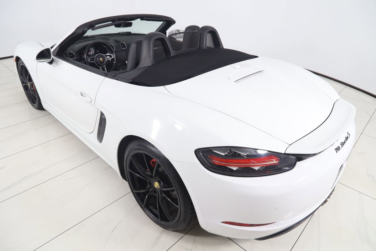 Used 2017 Porsche 718 Boxster S RWD image 32