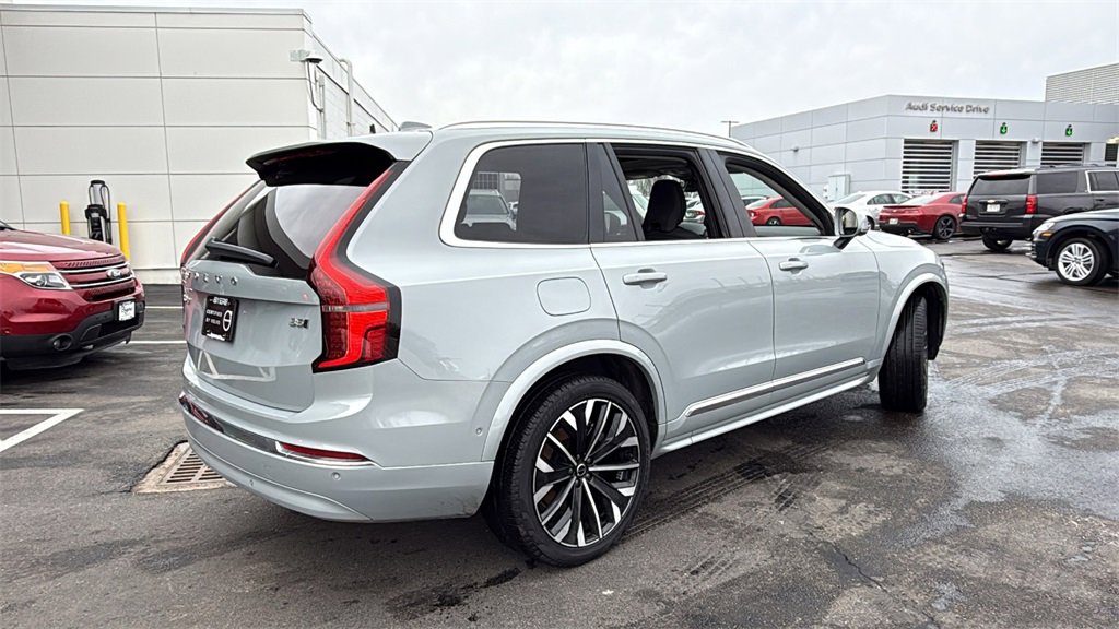 Certified 2025 Volvo XC90 B5 Plus image 3