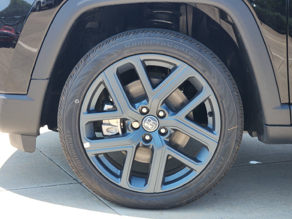 New 2026 Jeep Compass Latitude AWD/4WD image 9