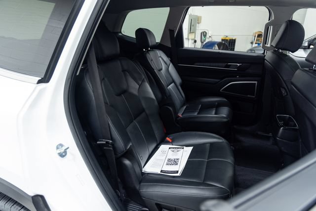 Used 2024 Kia Telluride EX w/ EX Captain's Chair Package FWD image 25