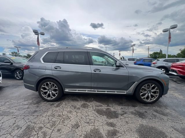Used 2024 BMW X7 xDrive40i w/ Premium Package AWD/4WD image 4