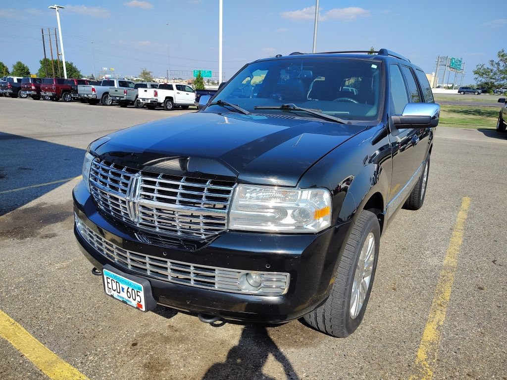 Used 2012 Lincoln Navigator 4WD image 3