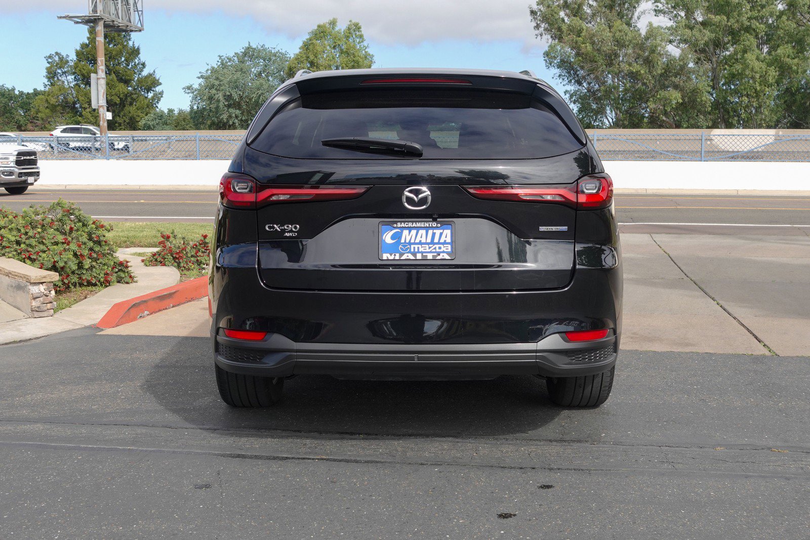 Used 2024 MAZDA CX-90 Plug-In Hybrid w/ Preferred image 6